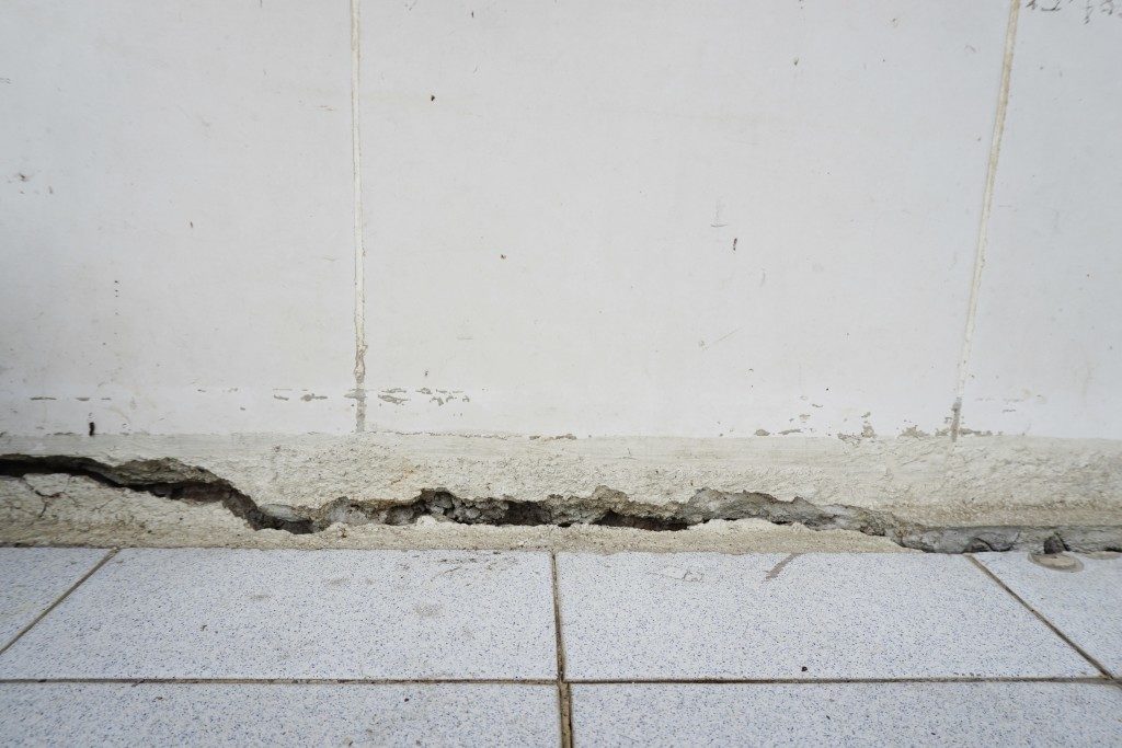 Wall crack inside a home
